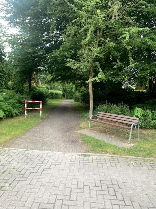 Schoene Ferienwohnung In Oldenburg Eversten 70M2, Zwei Raeume, Bis Zu 4 Personen エクステリア 写真