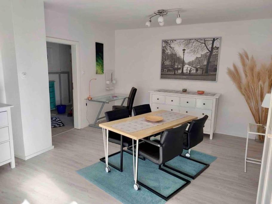 Schoene Ferienwohnung In Oldenburg Eversten 70M2, Zwei Raeume, Bis Zu 4 Personen エクステリア 写真